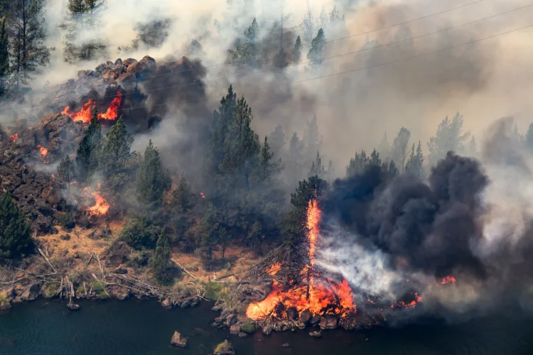 Oregon fire looms near town as fourth firefighter dies weeks after Colorado blaze